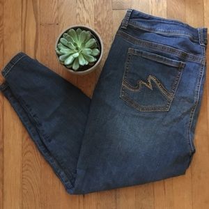 👖 ✏️ Distressed Pencil Jeans - Melissa McCarthy